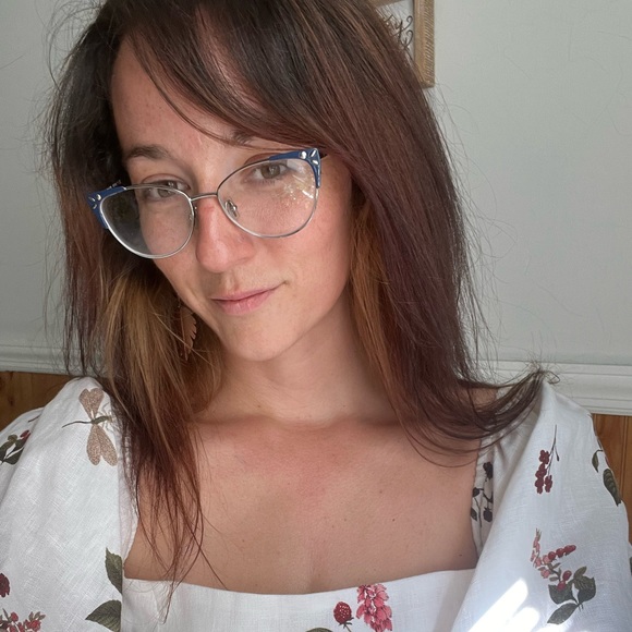 Meet your Posher, Kayla - Picture 2 of 6